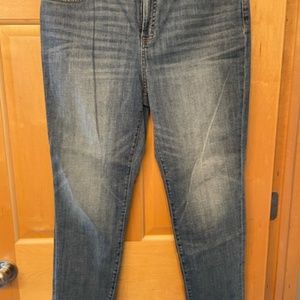 CHICO’S SO SLIMMING Girlfriend Slim Leg Ankle Jeans Size 10R/1.5